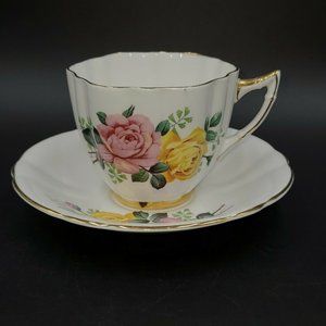 Royal Windsor Teacup & Saucer Made In England Bone China Gold Trim Antique 1950s